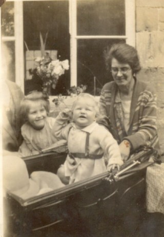 Kathleen Ellis with daughter Gloria