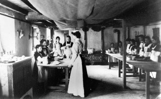 1906 c Cookery class at Campden School of Arts and Crafts