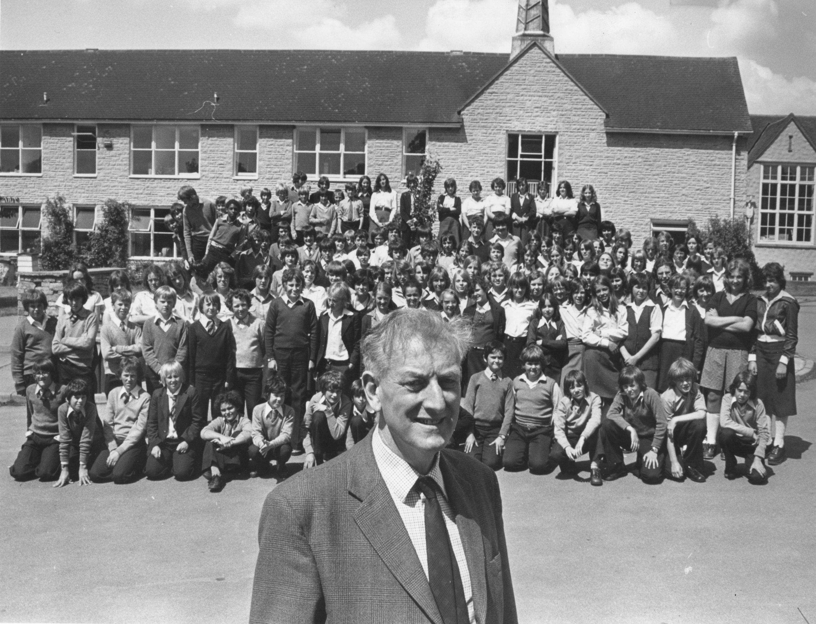 AL Jones Leaving photo courtesy of Evesham Journal